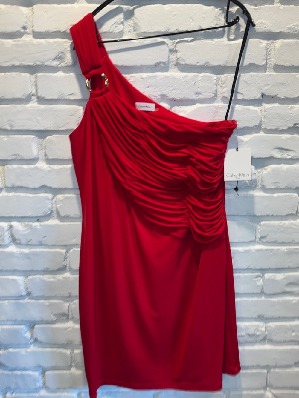 Calvin Klein One-Shoulder Red Ruched Cocktail Dress with Gold Ring